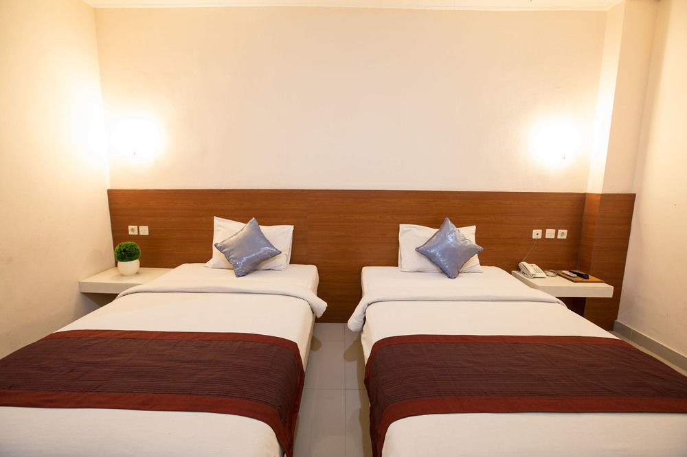 Reddoorz @ Raya Kuta Hotel Kuta  Ngoại thất bức ảnh