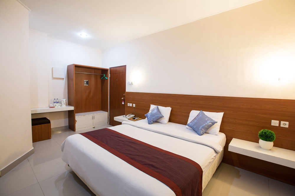 Reddoorz @ Raya Kuta Hotel Kuta  Ngoại thất bức ảnh