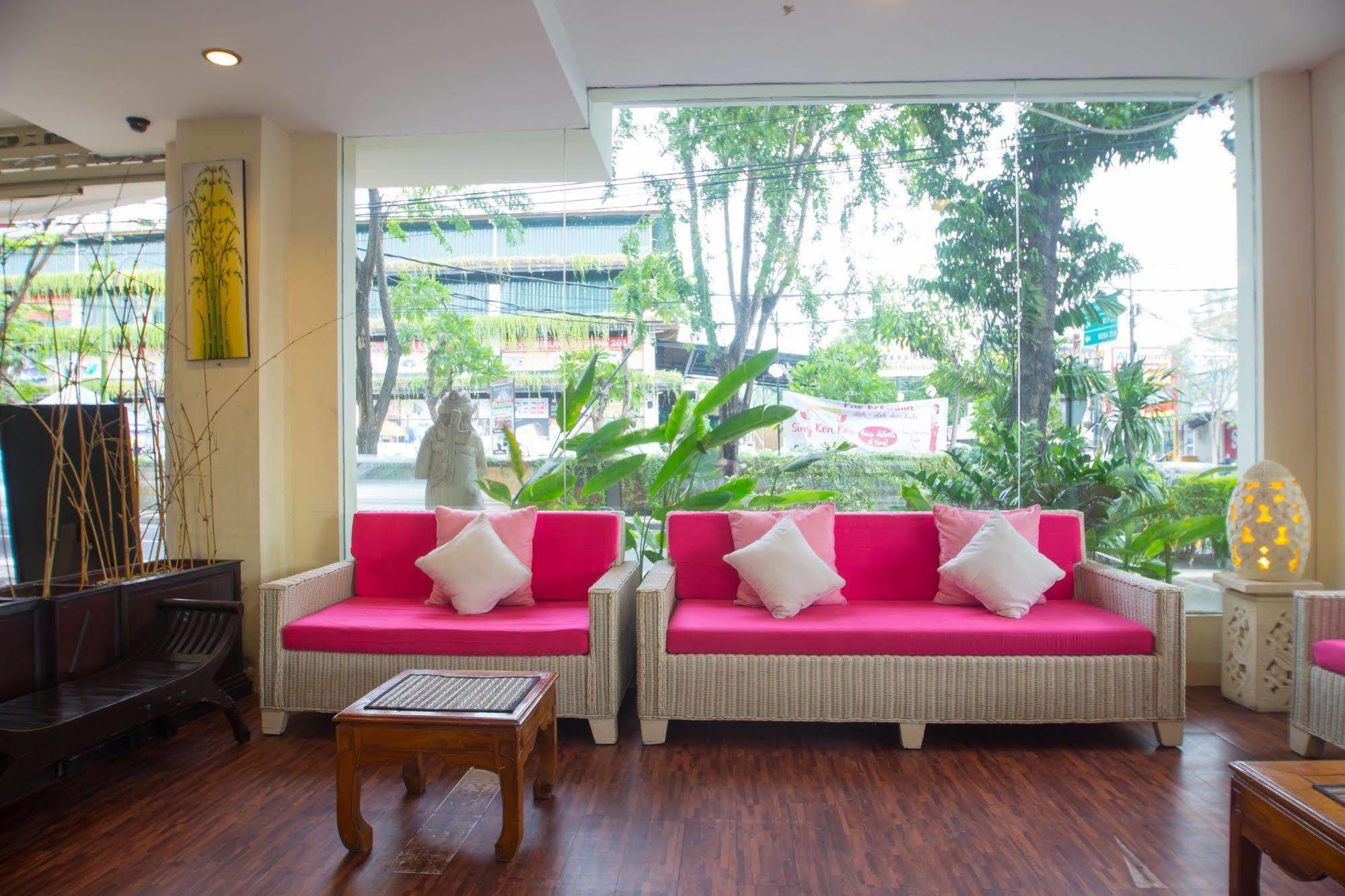 Reddoorz @ Raya Kuta Hotel Kuta  Ngoại thất bức ảnh