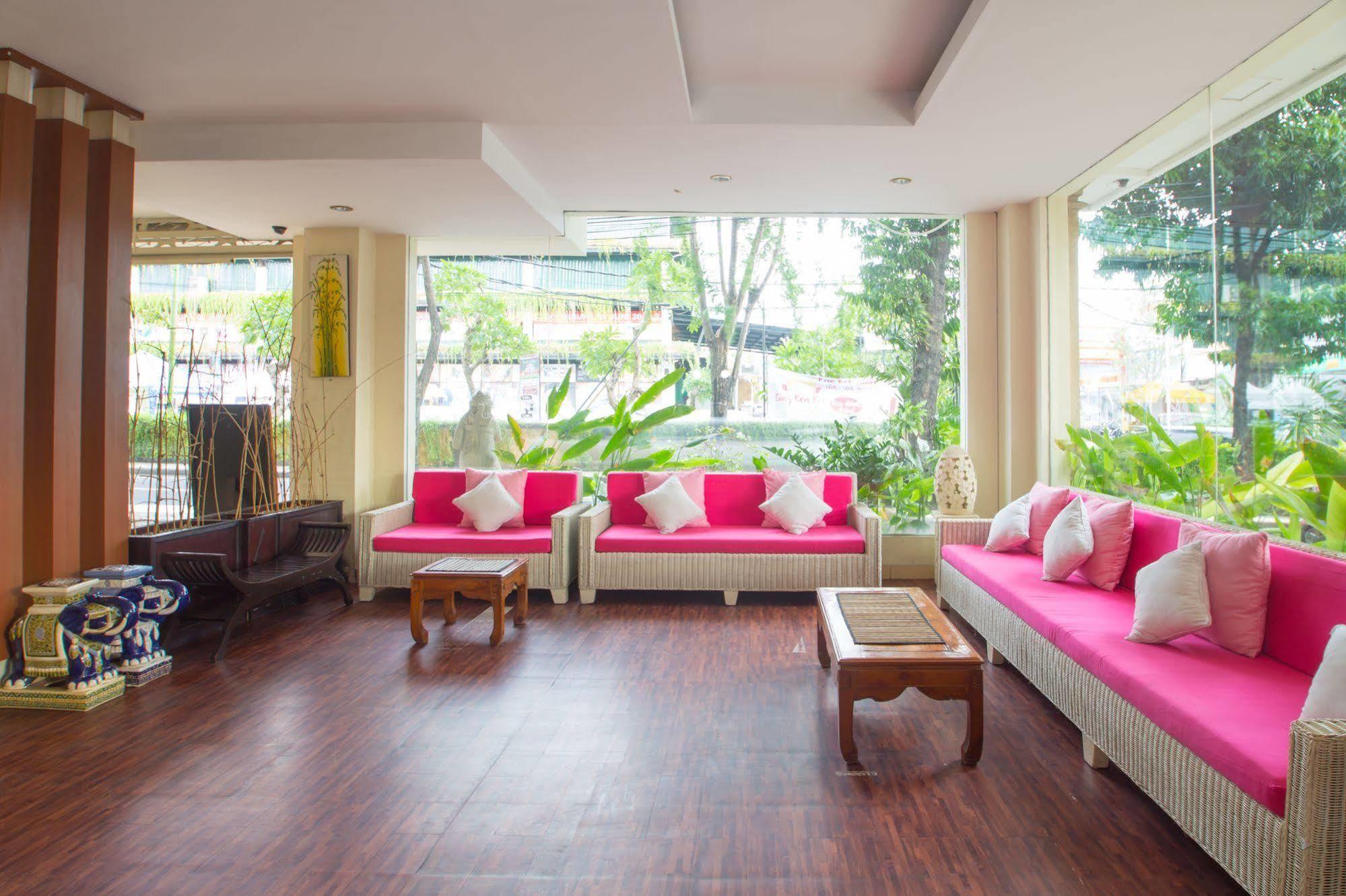 Reddoorz @ Raya Kuta Hotel Kuta  Ngoại thất bức ảnh