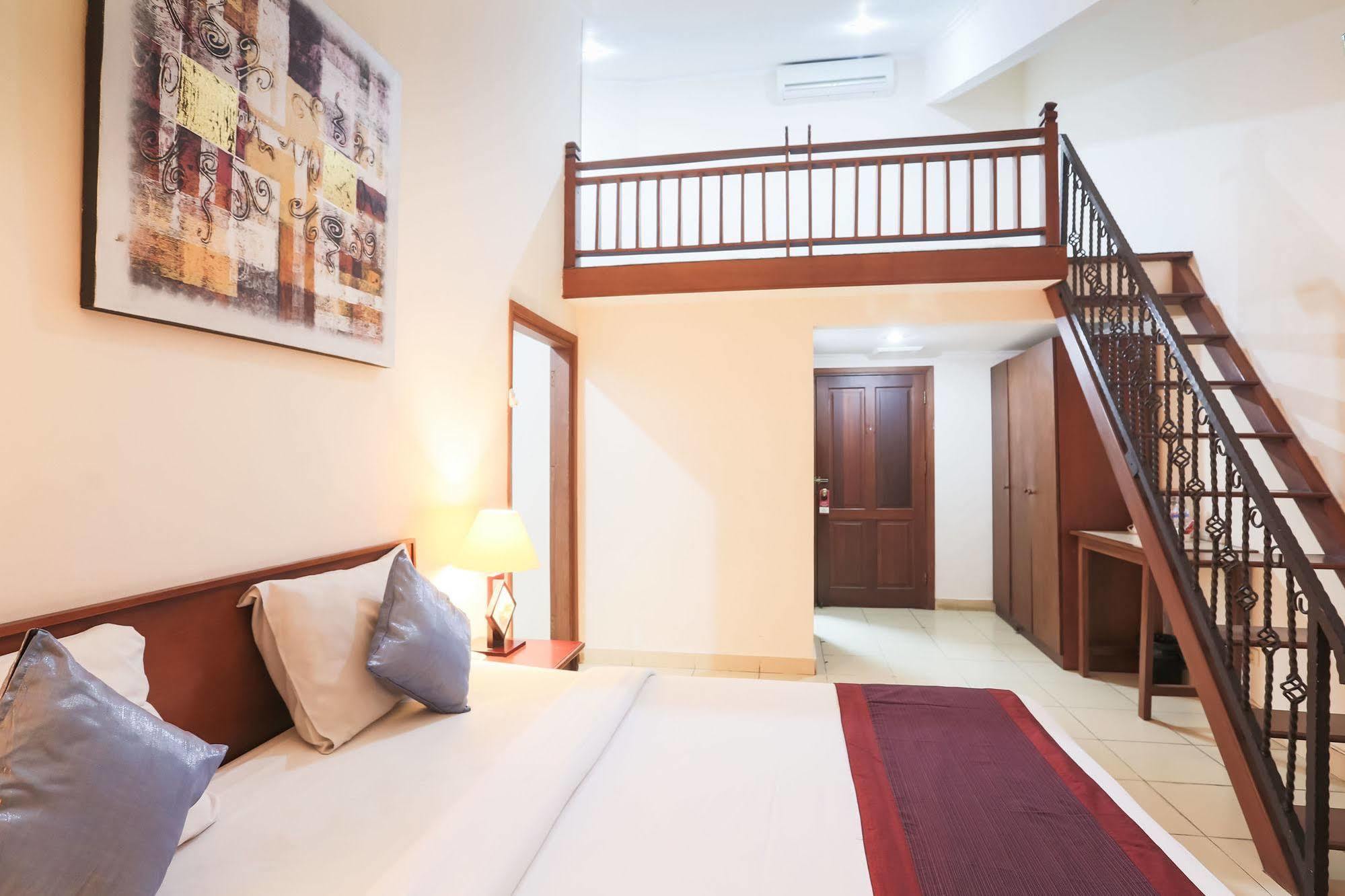 Reddoorz @ Raya Kuta Hotel Kuta  Ngoại thất bức ảnh