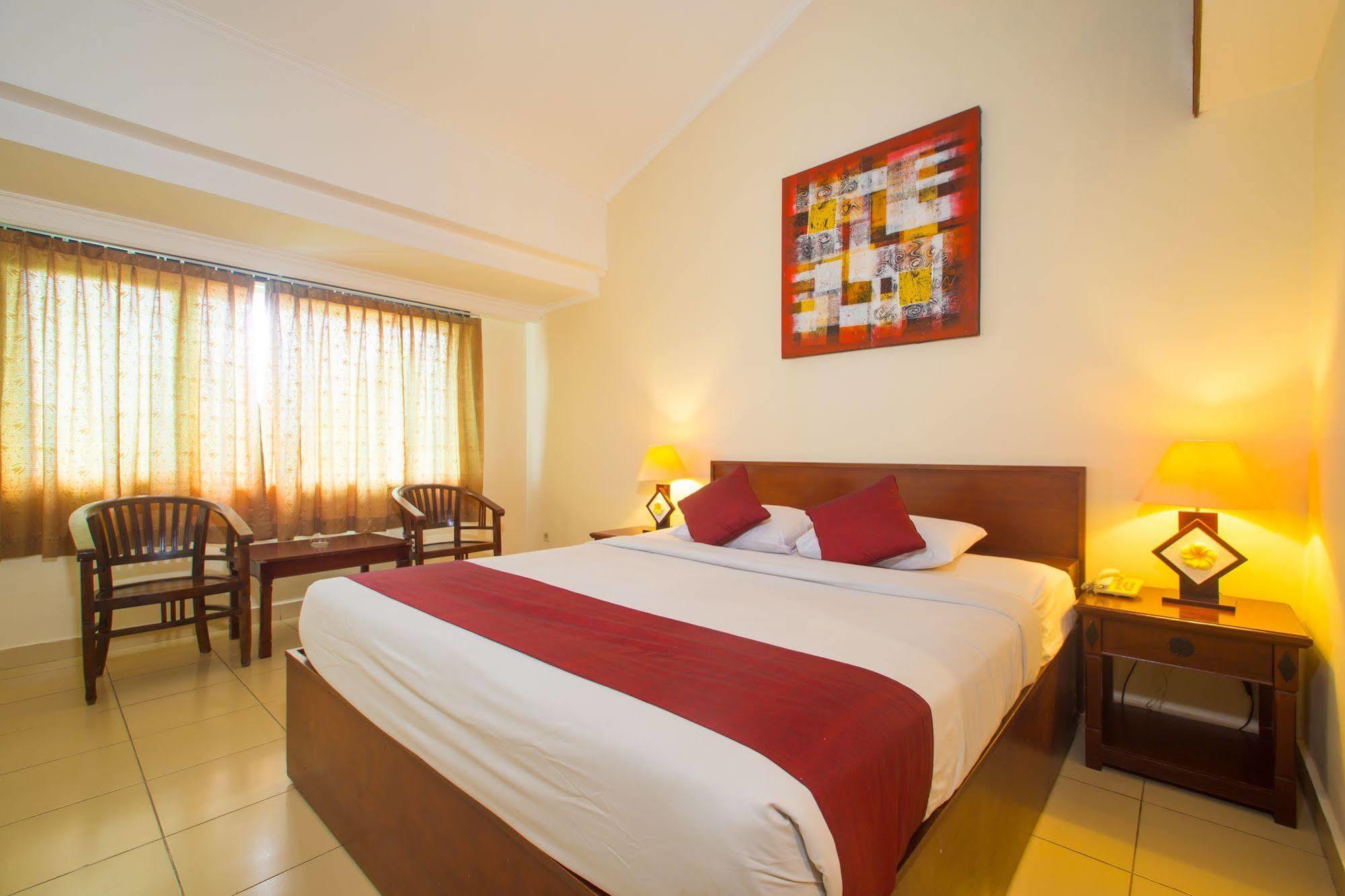 Reddoorz @ Raya Kuta Hotel Kuta  Ngoại thất bức ảnh
