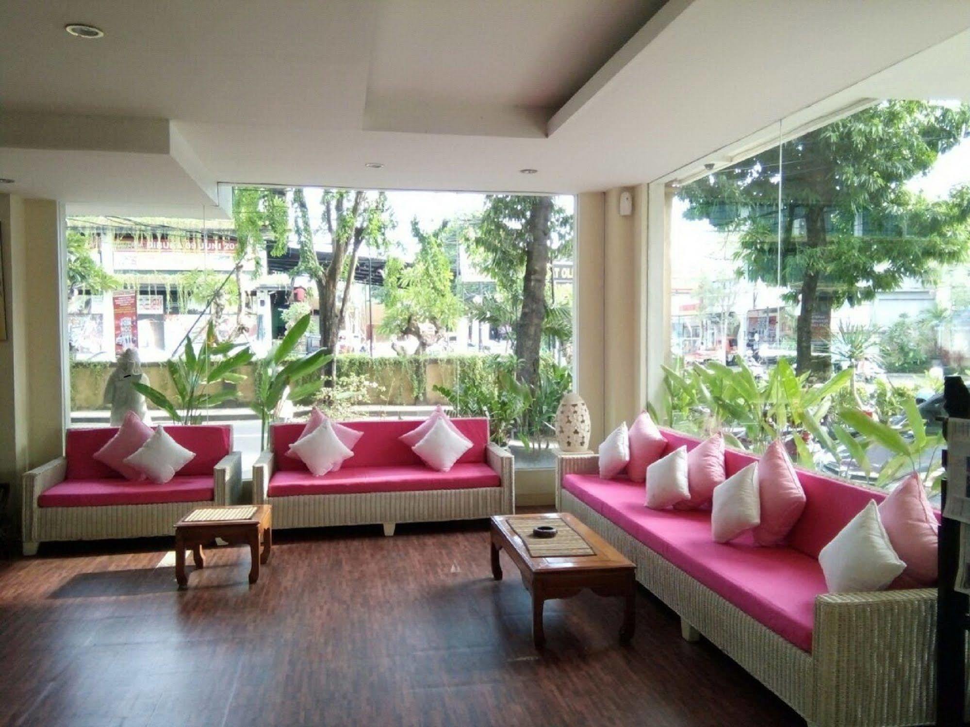 Reddoorz @ Raya Kuta Hotel Kuta  Ngoại thất bức ảnh