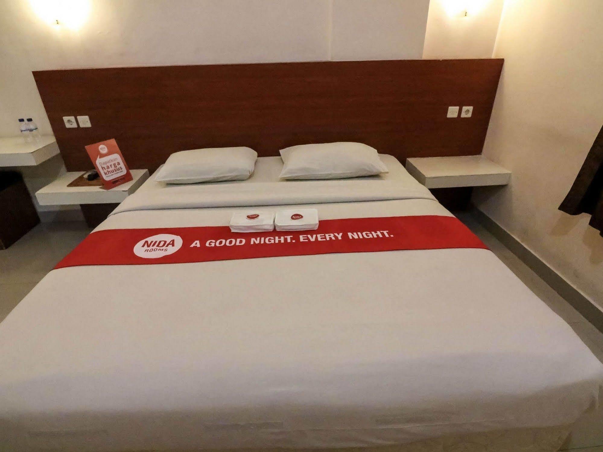 Reddoorz @ Raya Kuta Hotel Kuta  Ngoại thất bức ảnh