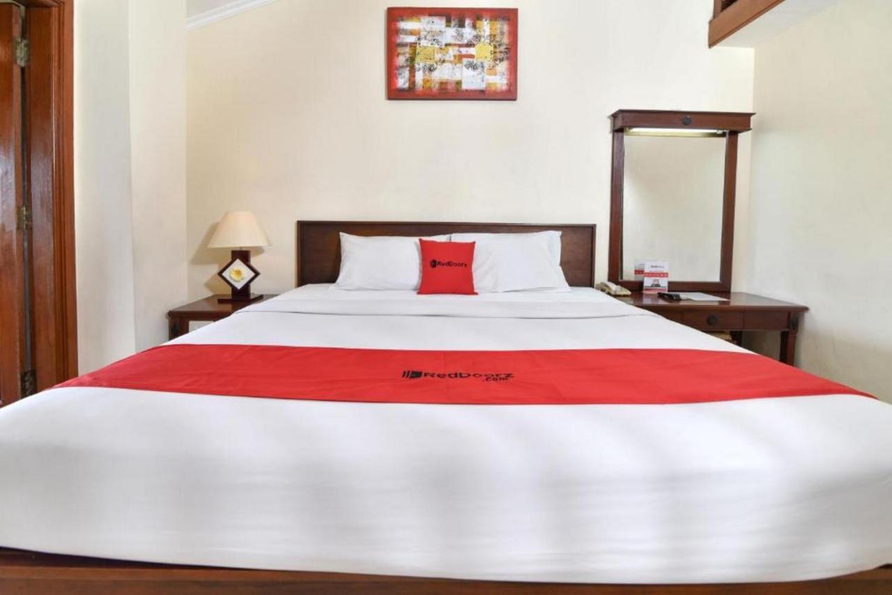 Reddoorz @ Raya Kuta Hotel Kuta  Ngoại thất bức ảnh