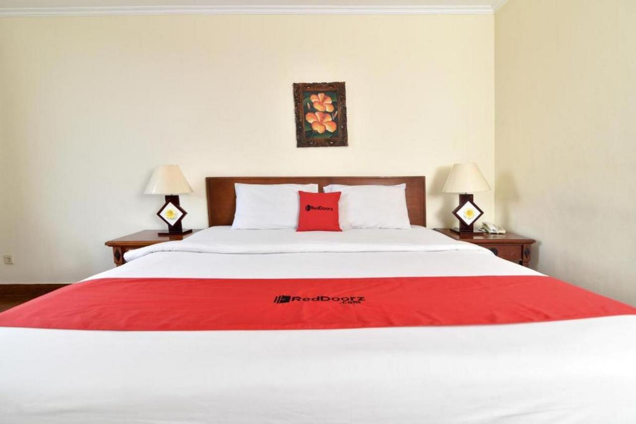 Reddoorz @ Raya Kuta Hotel Kuta  Ngoại thất bức ảnh