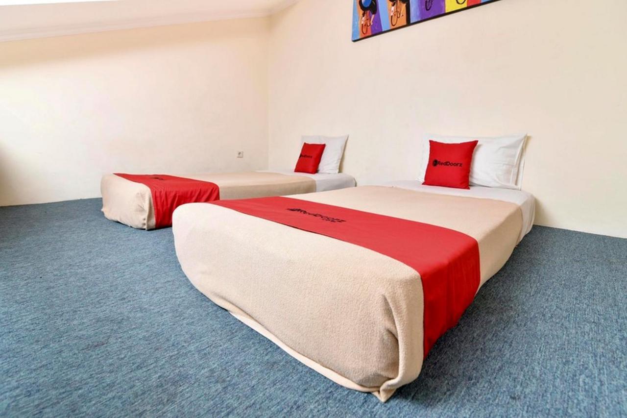 Reddoorz @ Raya Kuta Hotel Kuta  Ngoại thất bức ảnh