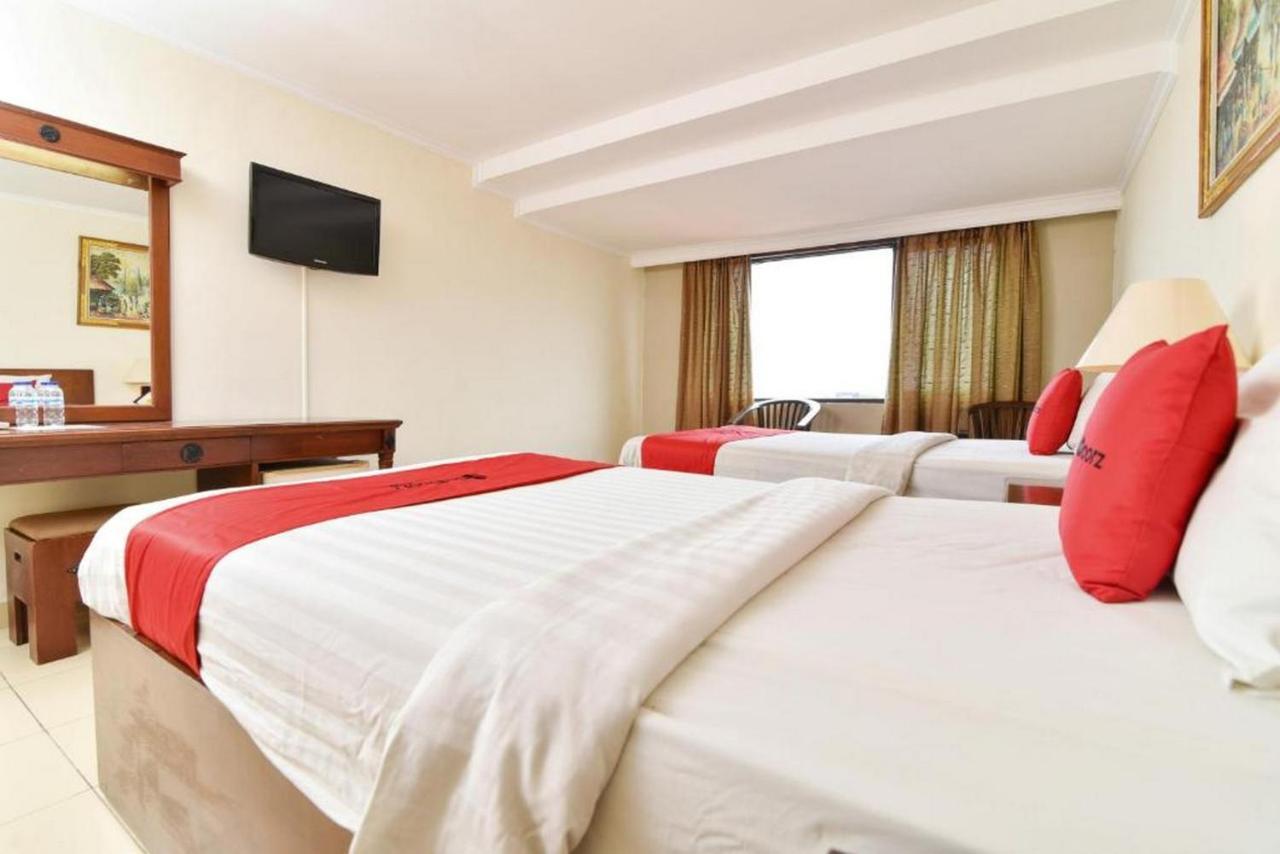 Reddoorz @ Raya Kuta Hotel Kuta  Ngoại thất bức ảnh
