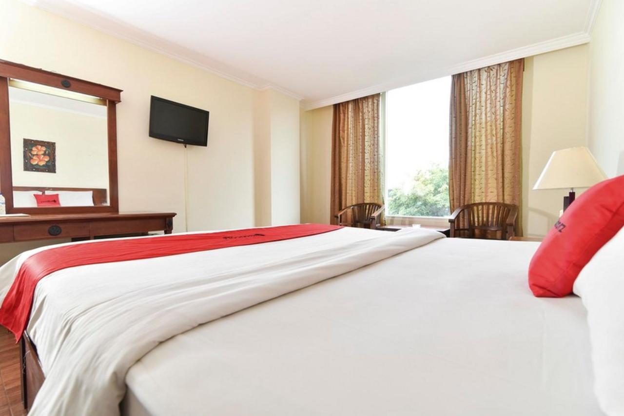 Reddoorz @ Raya Kuta Hotel Kuta  Ngoại thất bức ảnh